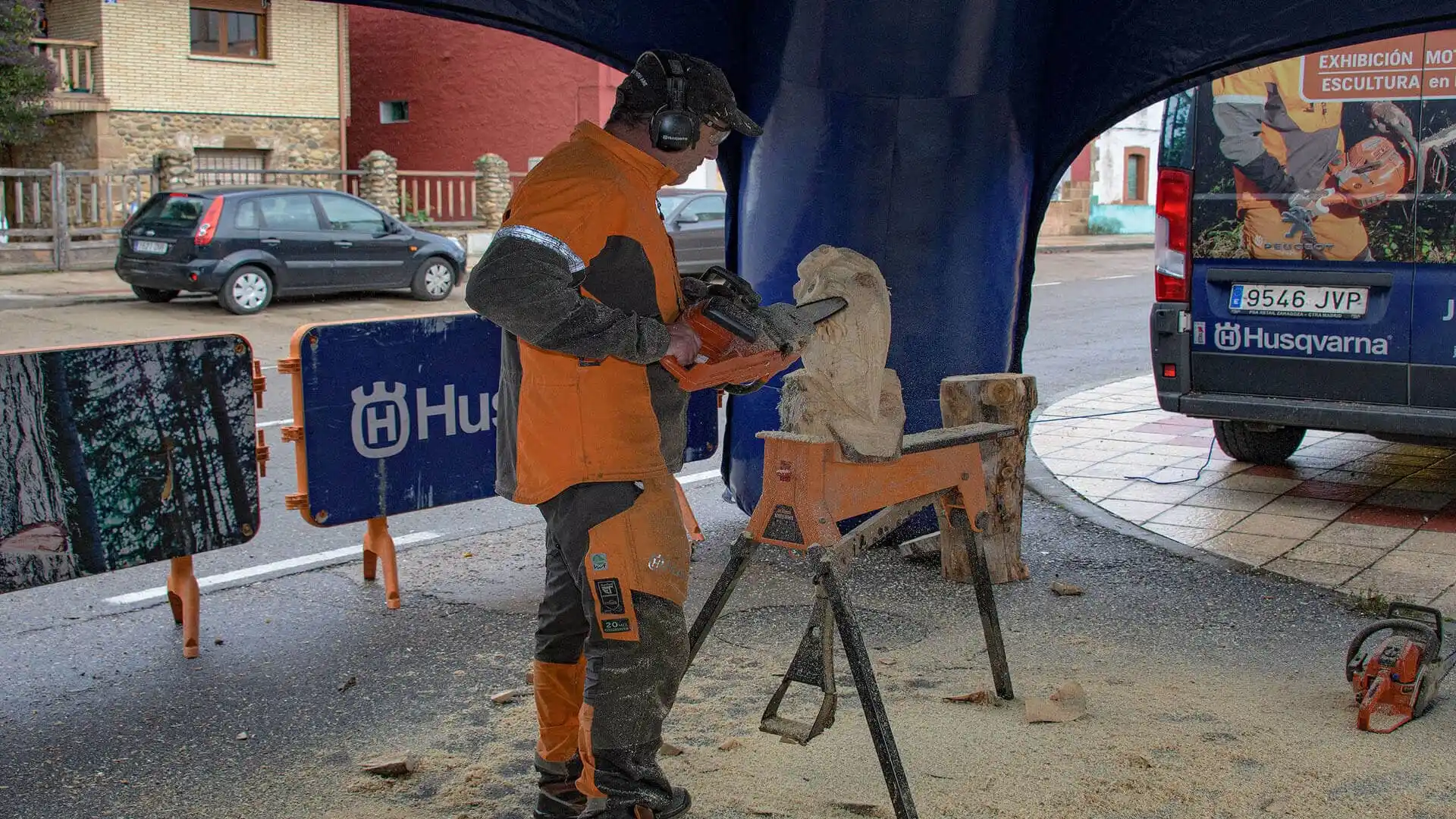 Talla con motosierra 2025, décima feria en la Taller Valero